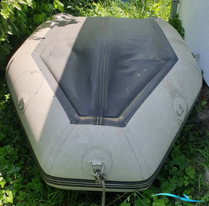 Coronet 32 Commander Wing