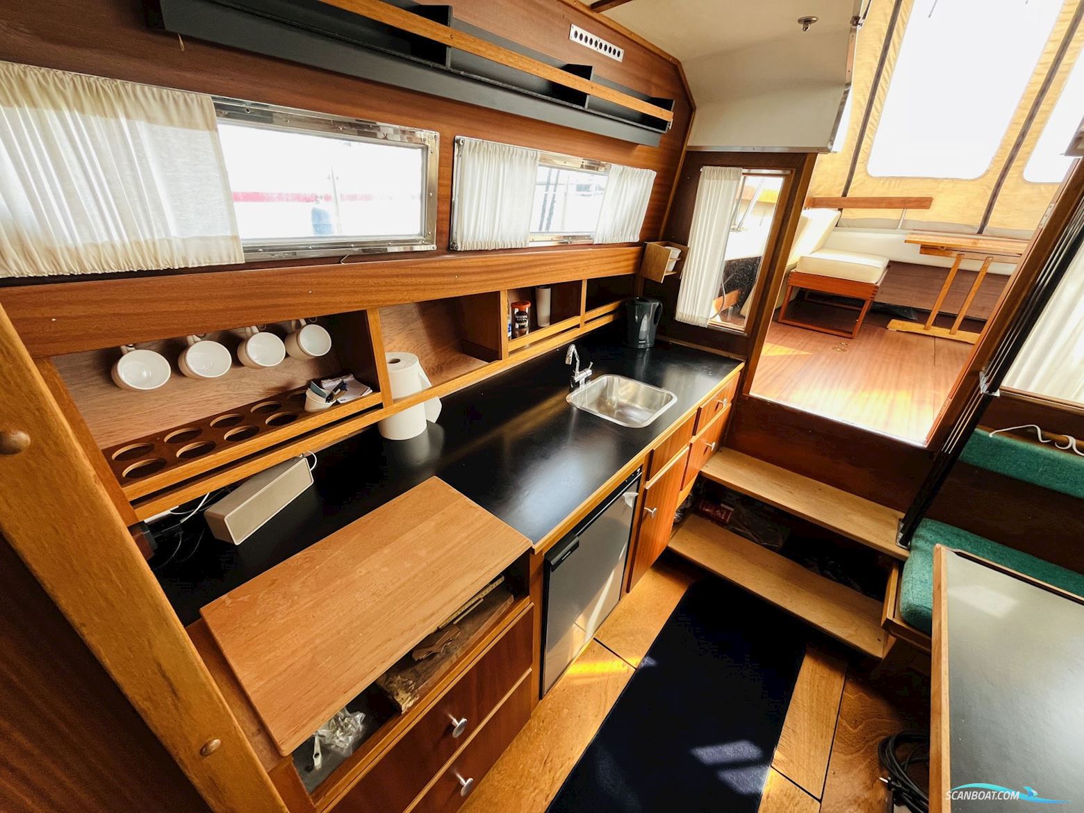 Coronet 32 Oceanfarer