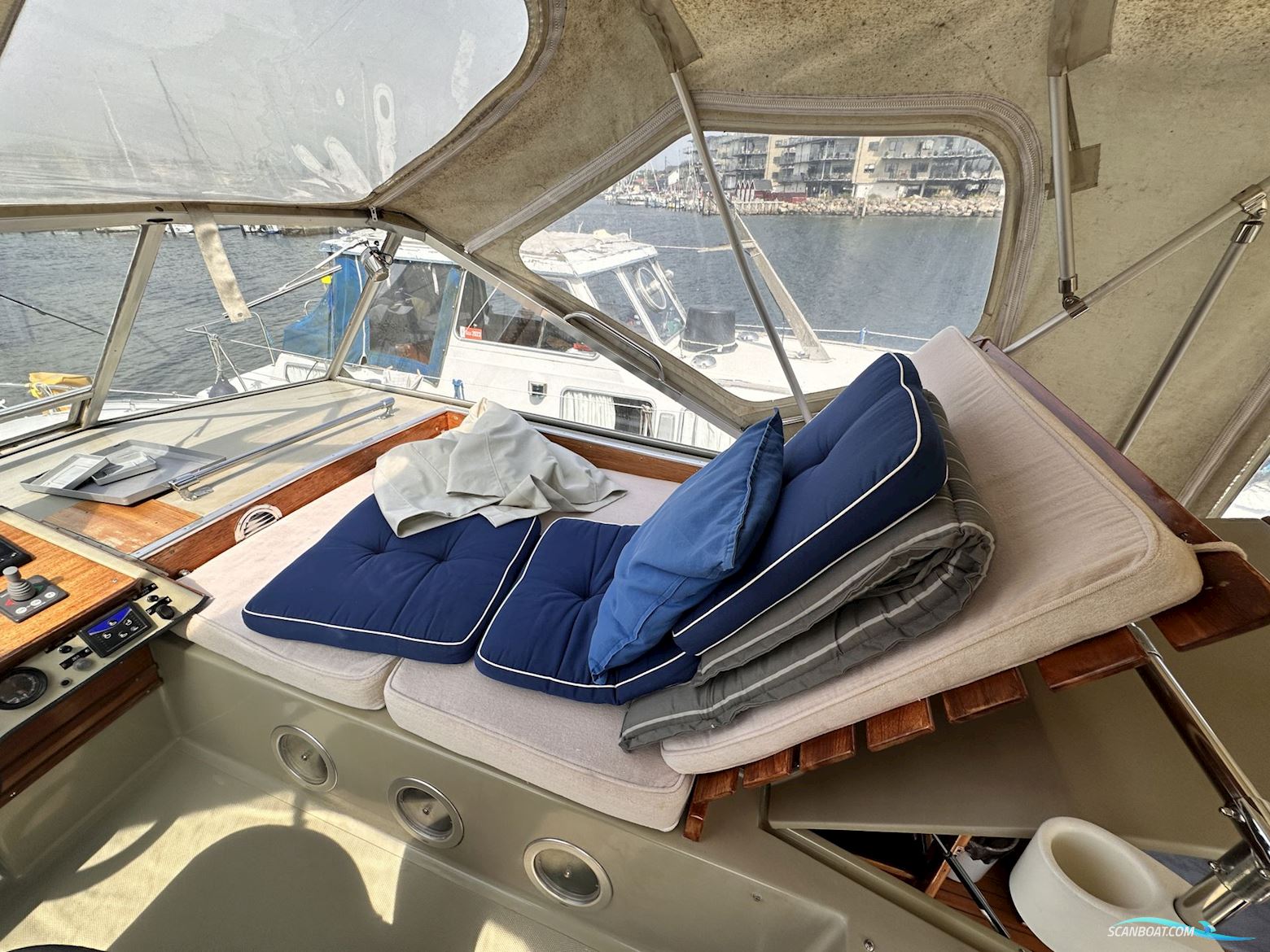 Coronet 32 Oceanfarer