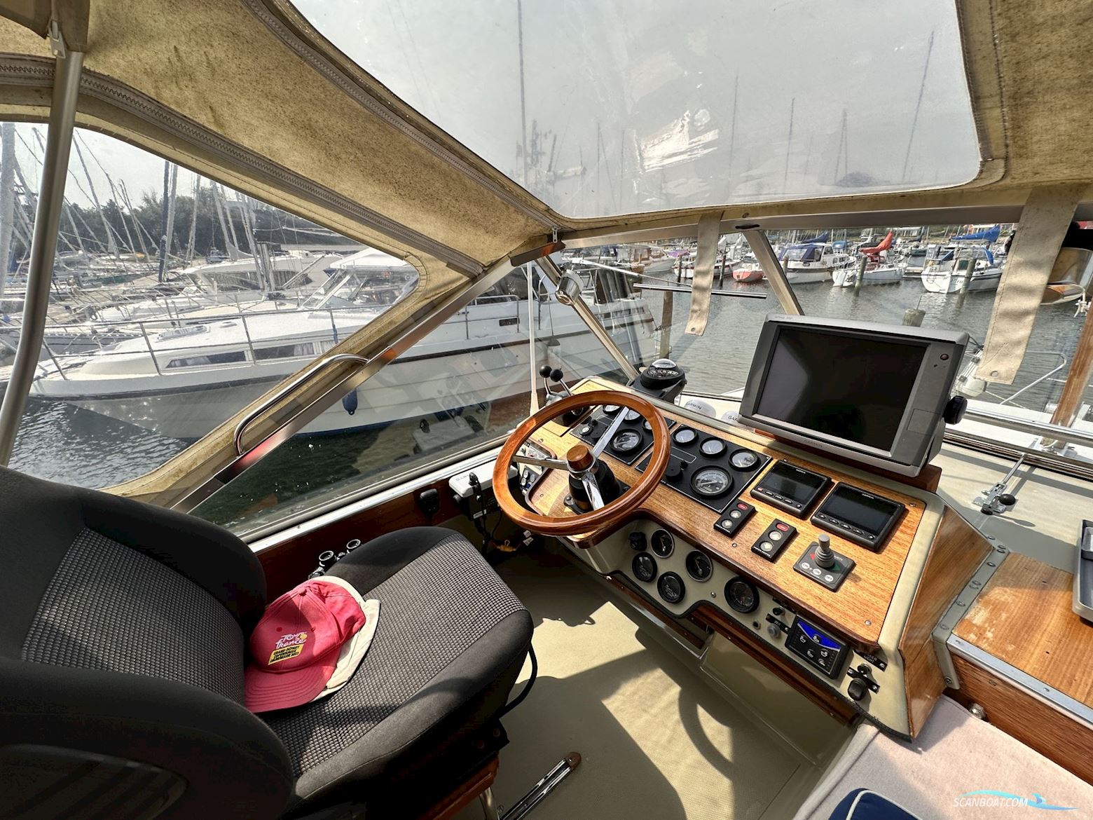 Coronet 32 Oceanfarer
