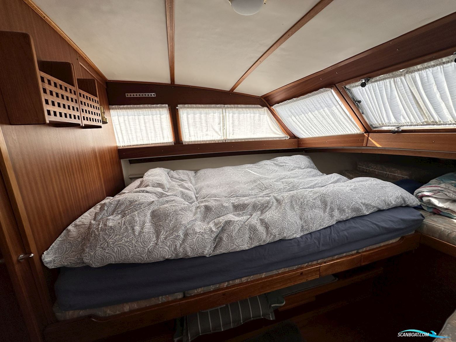 Coronet 32 Oceanfarer
