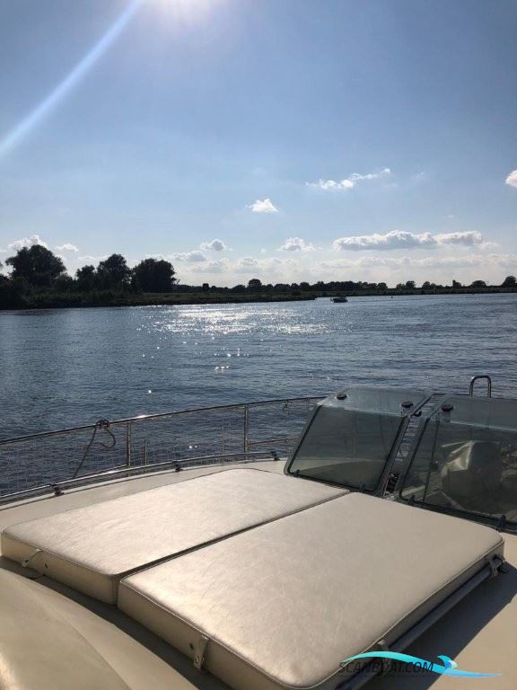 Coronet Commander 38`