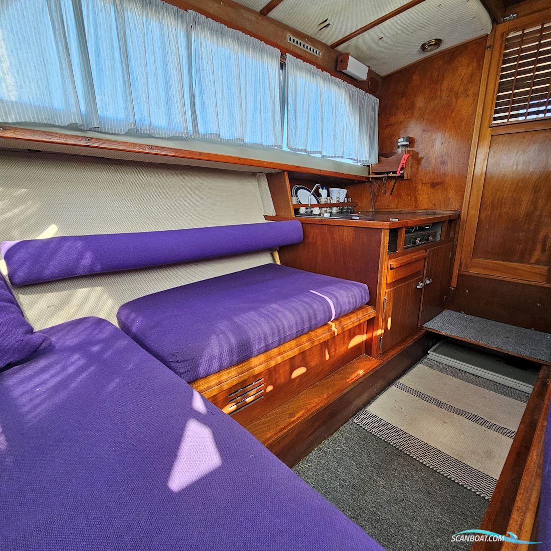 Coronet De Luxe 24 Cabin, Super Billigt April Nyere Mercury Motor