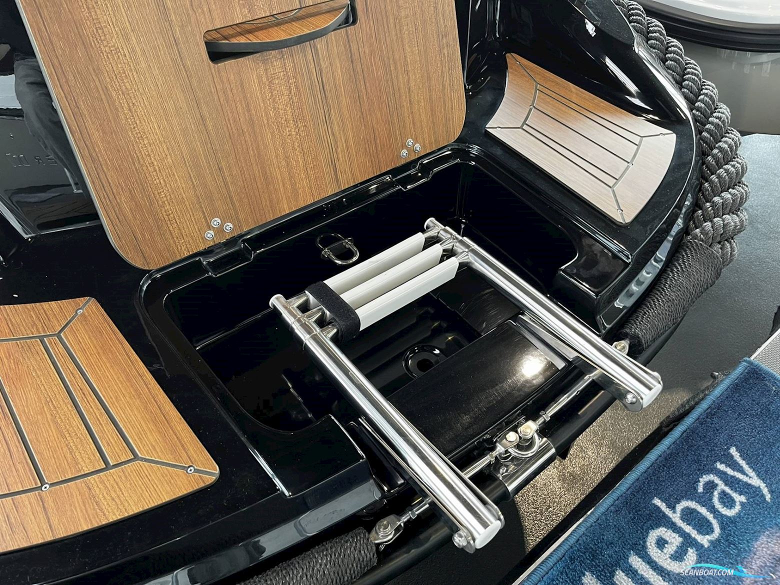 Corsiva 625 Tender 25 HK Yamaha/Udstyr