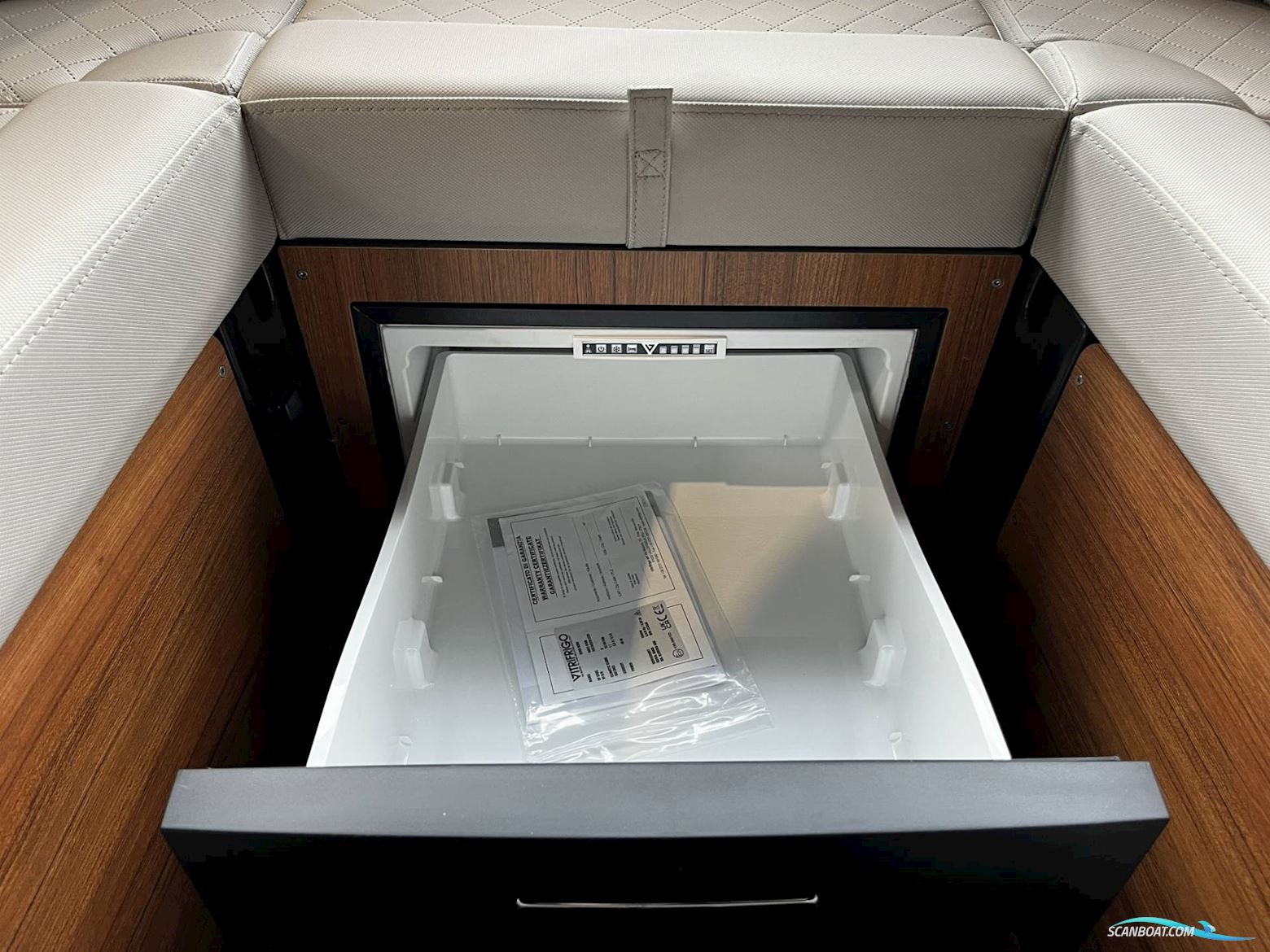 Corsiva 625 Tender 25 HK Yamaha/Udstyr