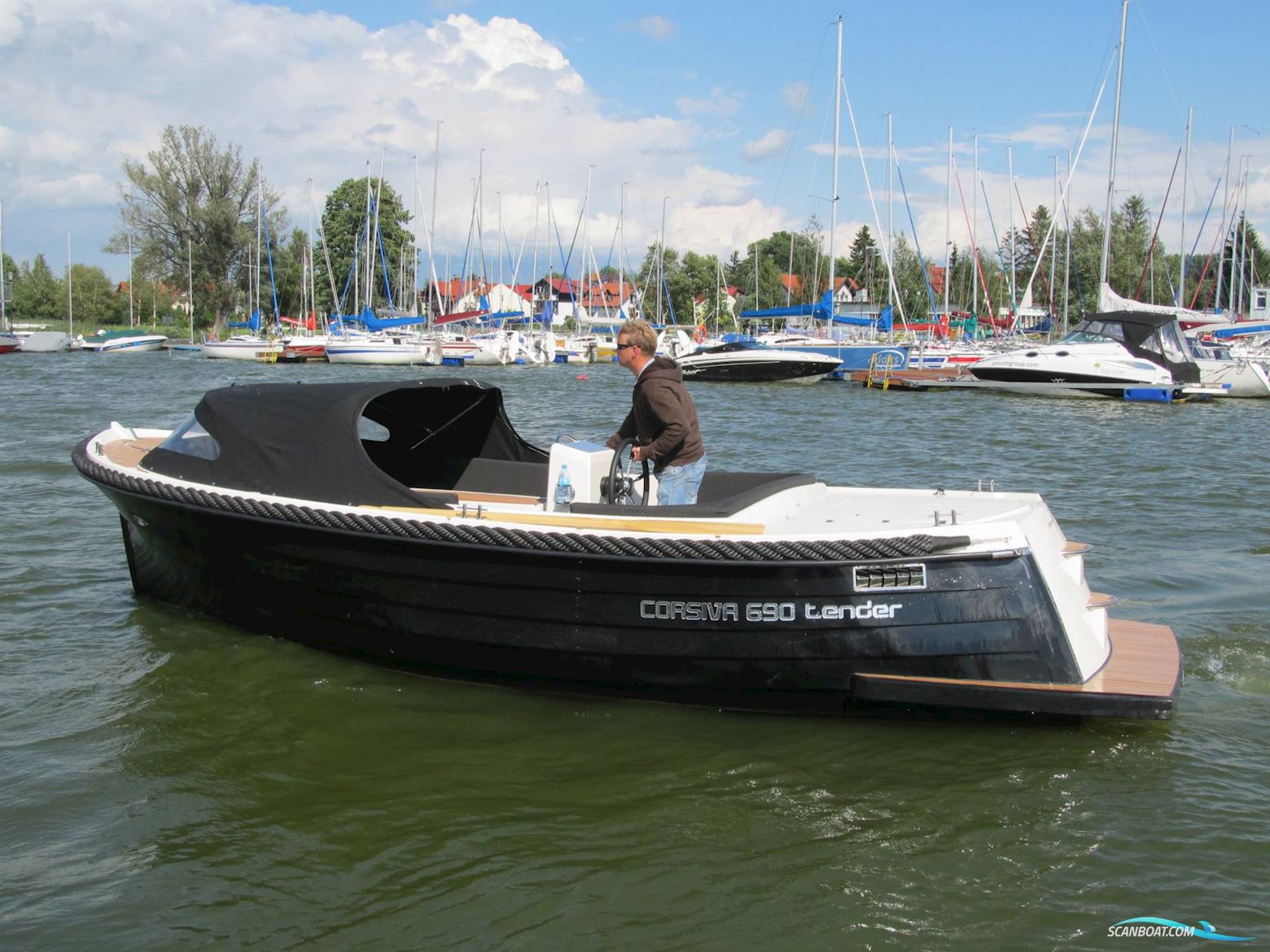 Corsiva 690 Tender - Yamaha 40HK/Udstyr