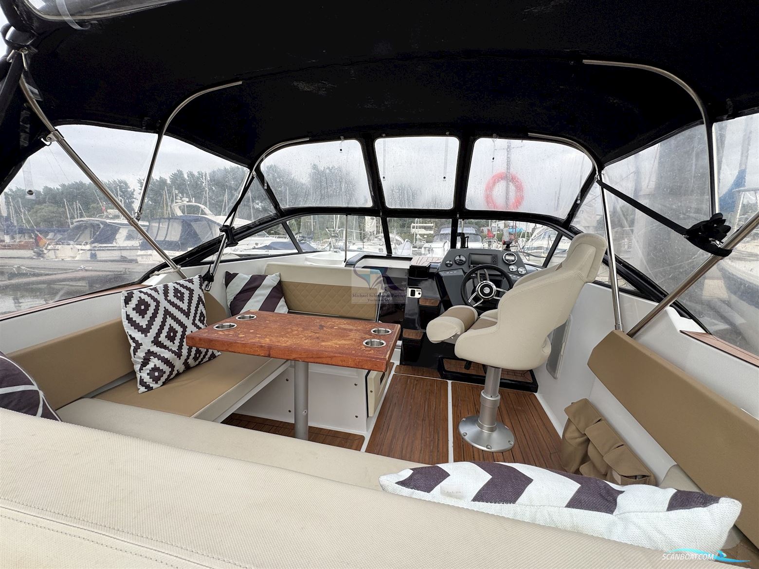 Corsiva Yachting Coaster 600 DC