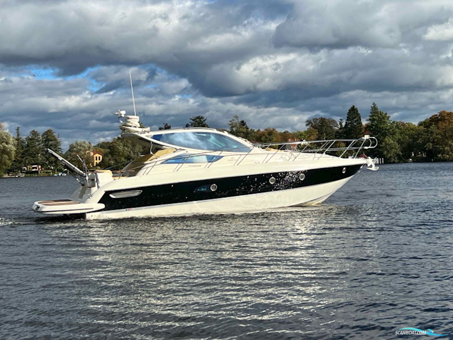 Cranchi 43 HT Motorboten 2009, met Volvo Penta 43 HT motor, Duitsland