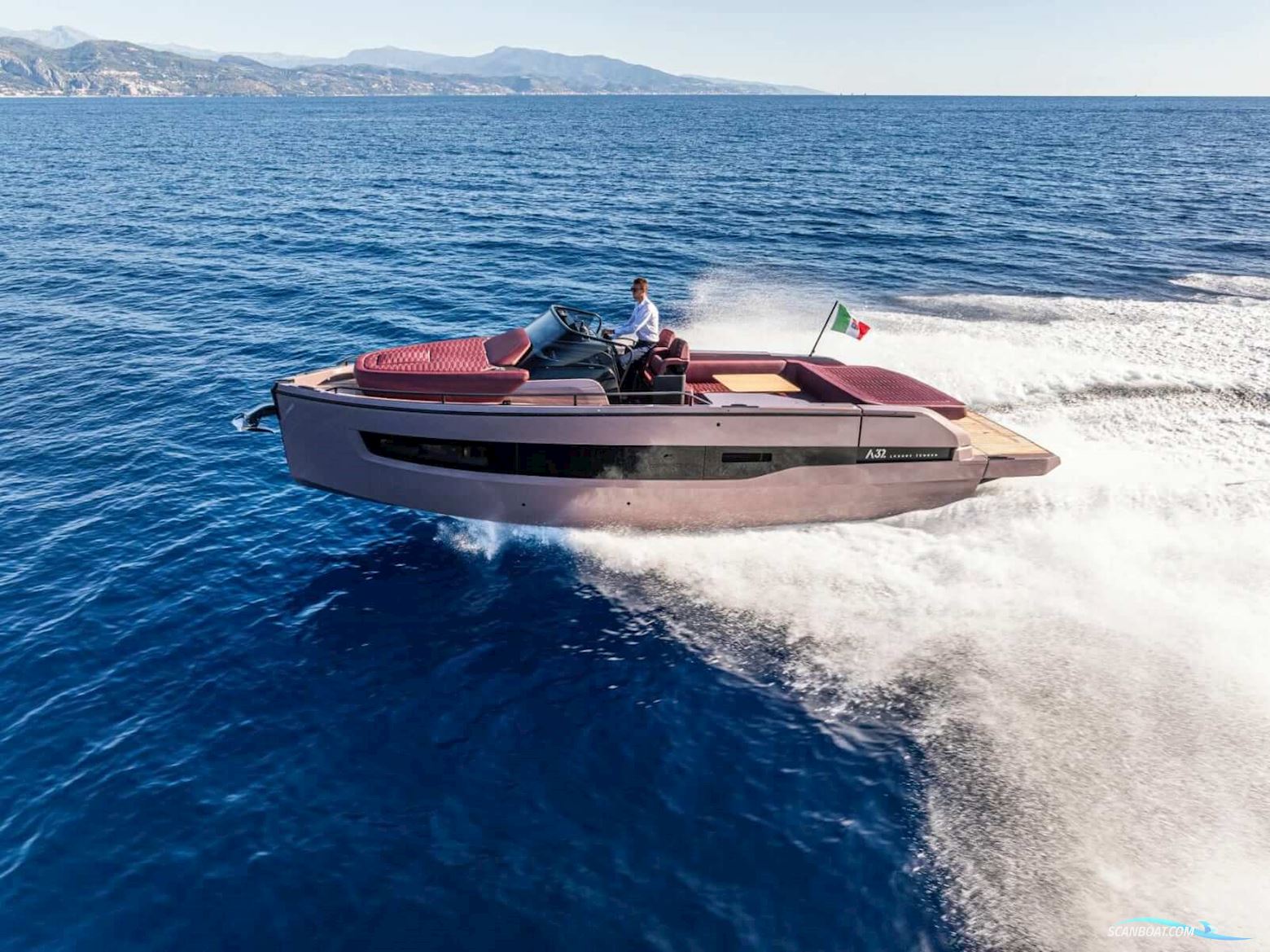 Cranchi A32 LT - New Preorder Fra