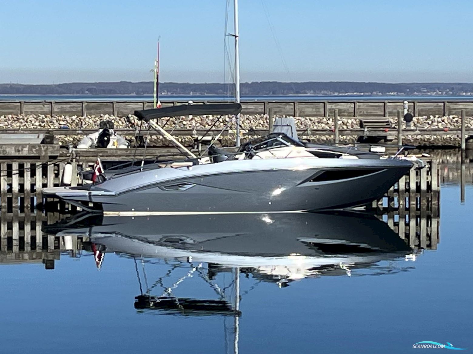 Cranchi E30 Endurance (2021) YDERLIGERE NEDSAT Motorboten 2021, met Volvo Penta motor, Denemarken