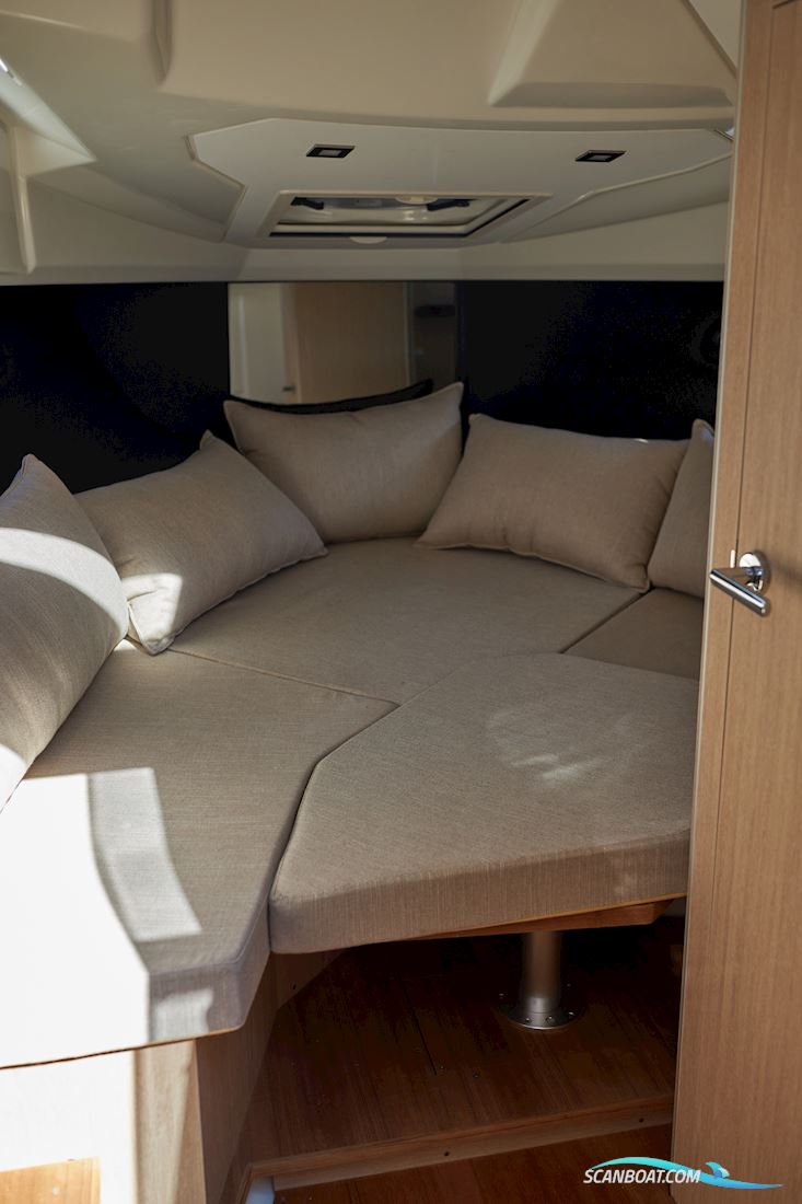 Cranchi E30 Endurance