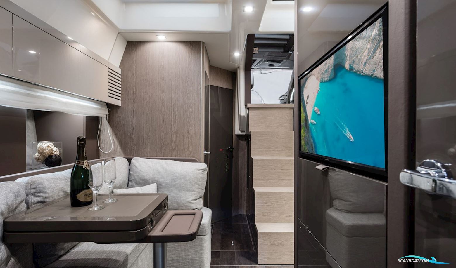 Cranchi M44 HT - preorder fra