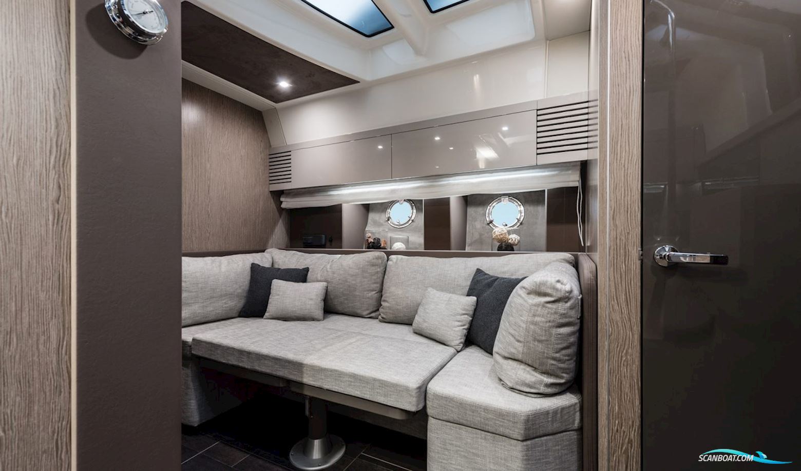 Cranchi M44 HT - preorder fra