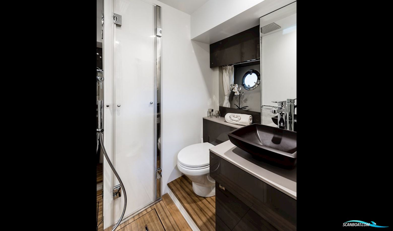 Cranchi M44 HT - preorder fra