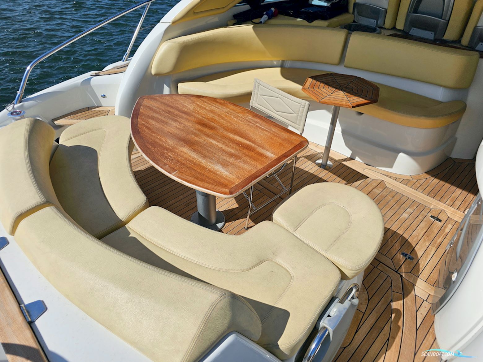 Cranchi Mediterranee 43 HT Volvo Penta IPS-600