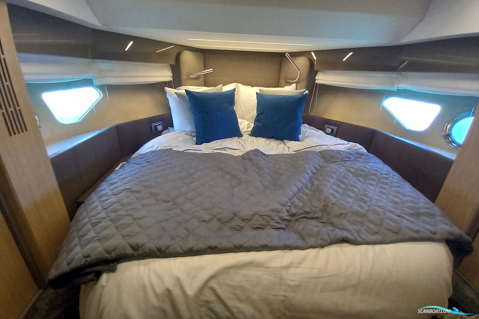 Cranchi T36 Crossover