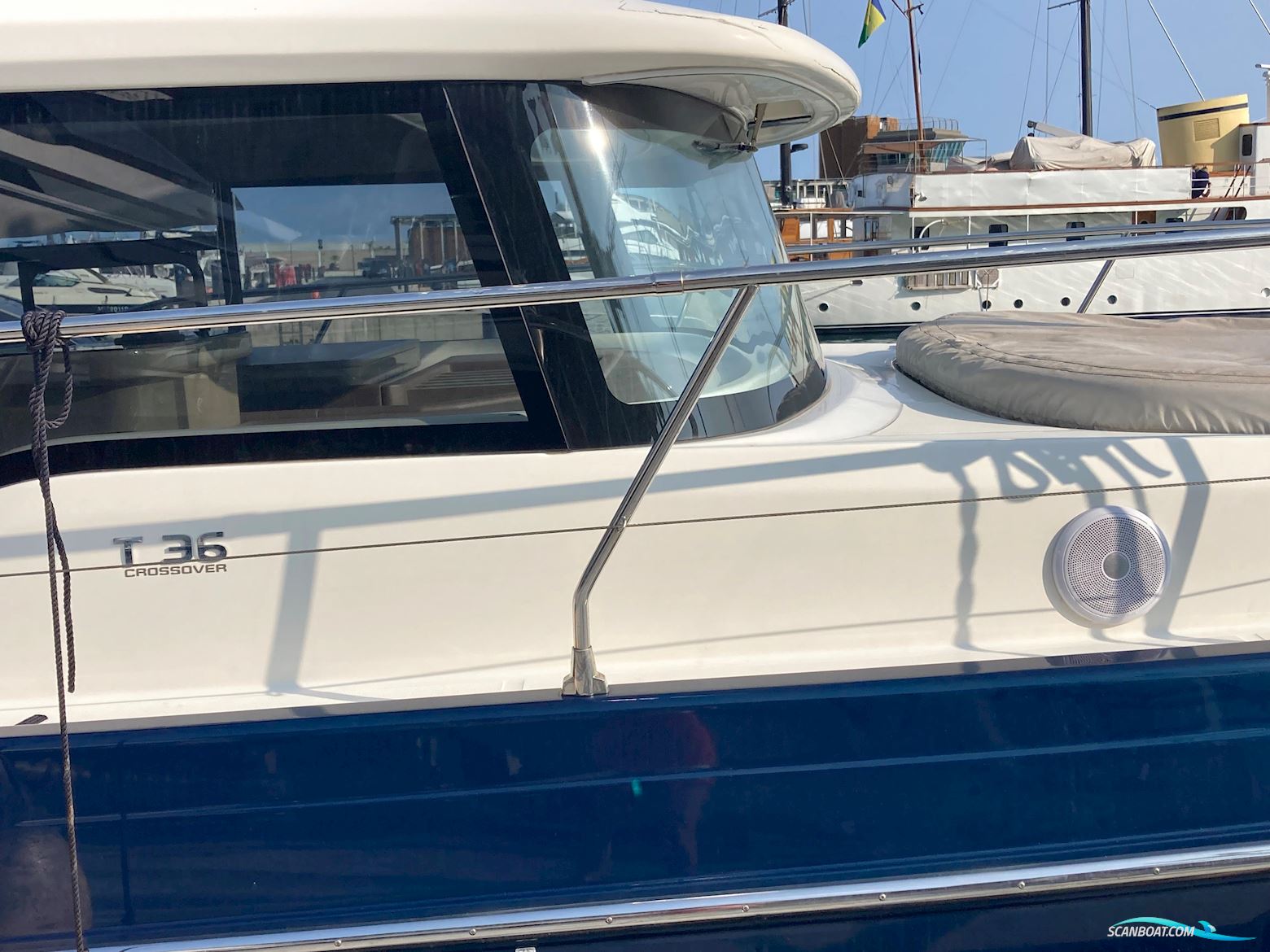 Cranchi T36 Crossover