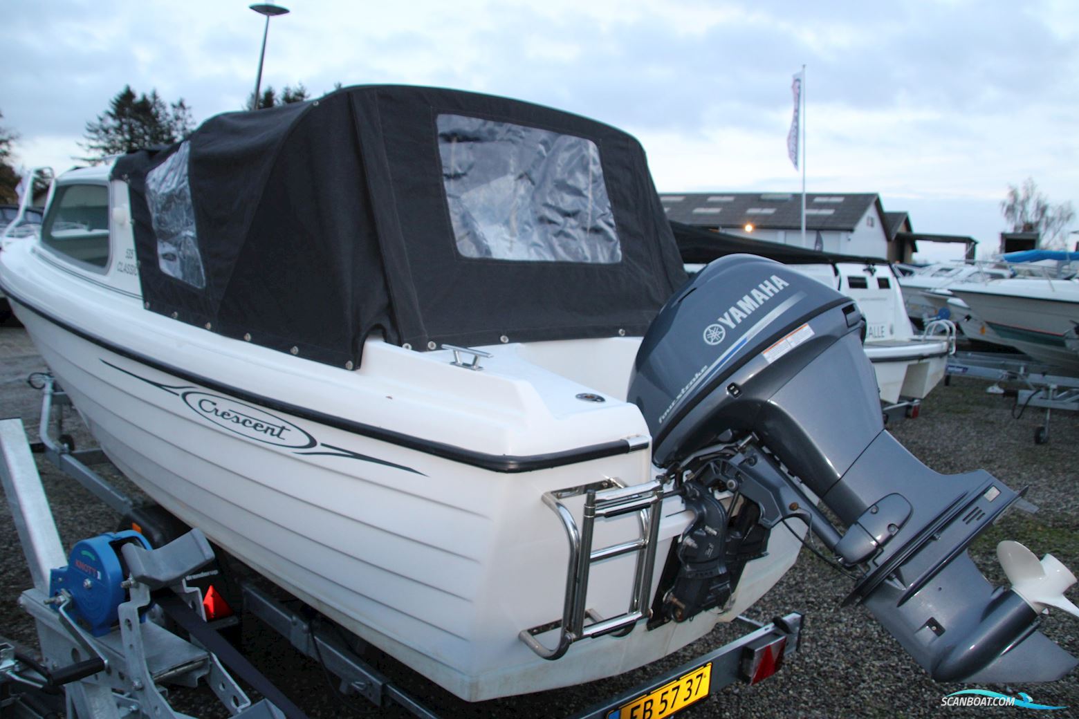 Crescent 535 Classic