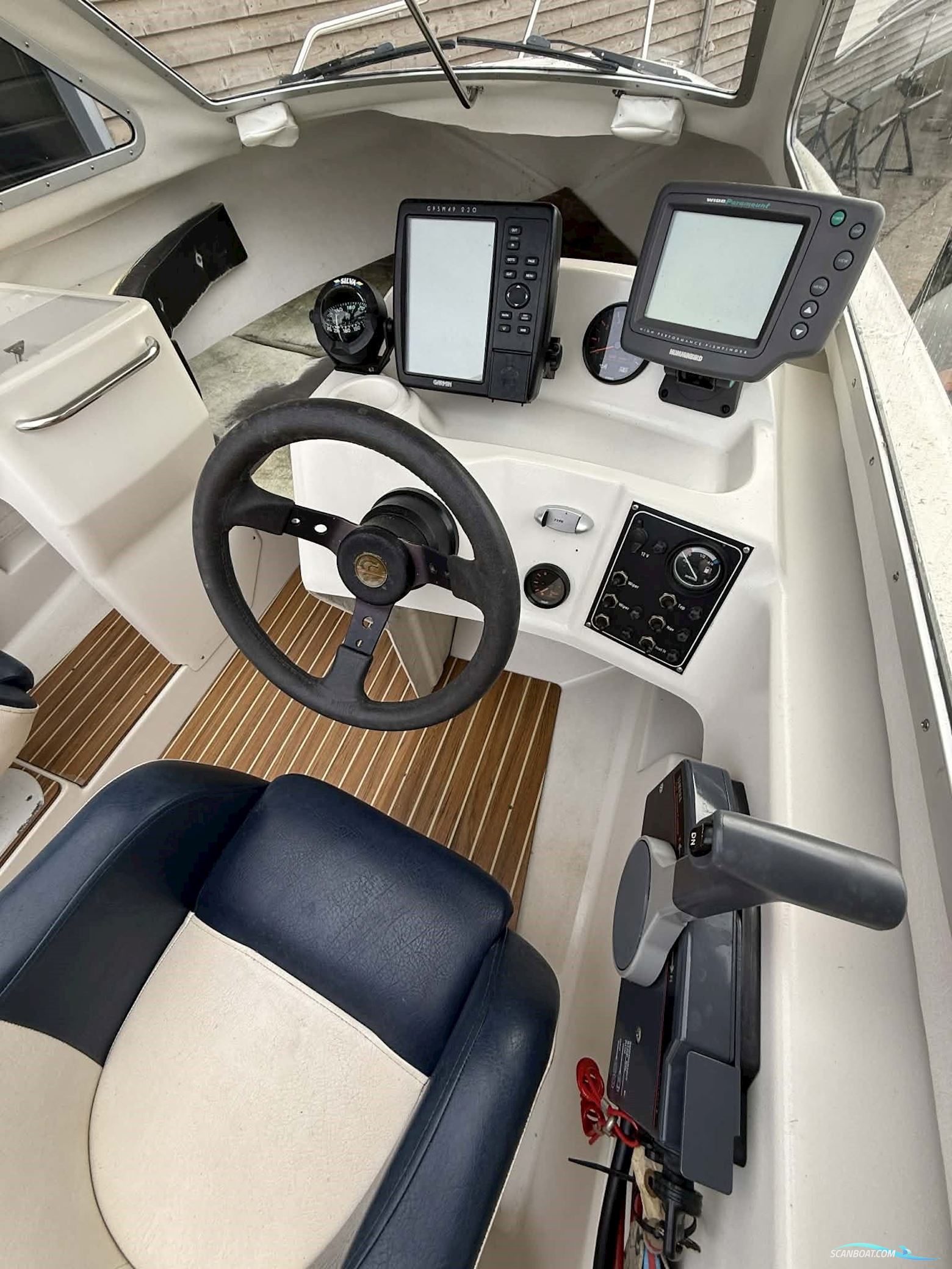 Crescent 610 Corona med 100 hk Yamaha