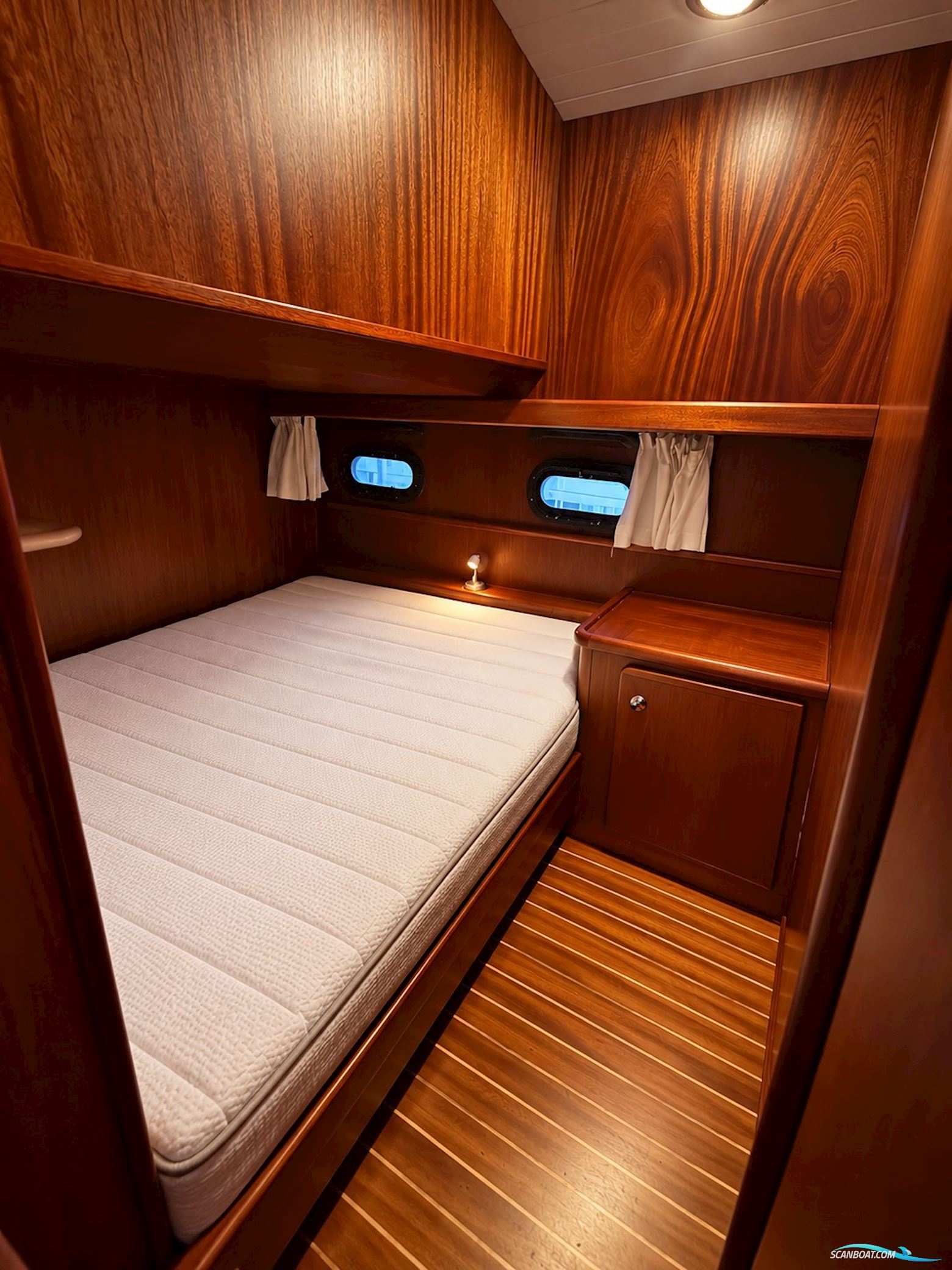 Crown Cruiser 12.85 OK Spiegeldeur