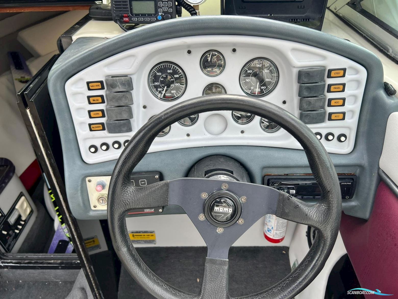 Crownline 210 Cabin