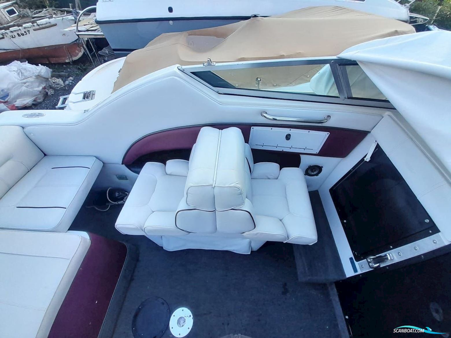 Crownline 210 Cabin
