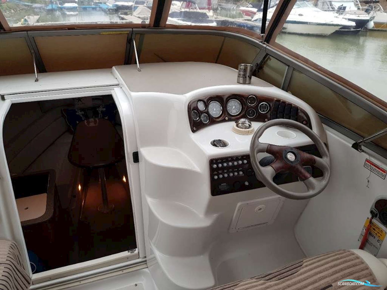 Crownline 242 CR