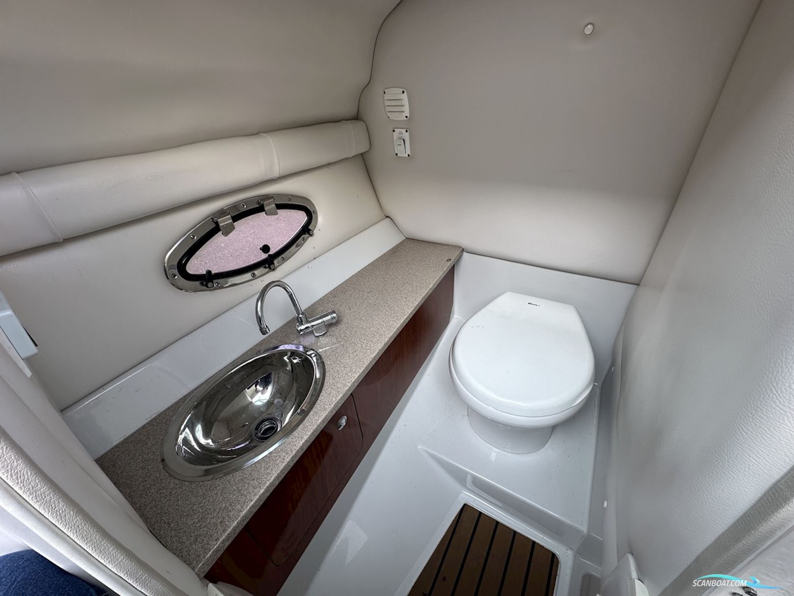 Crownline E6