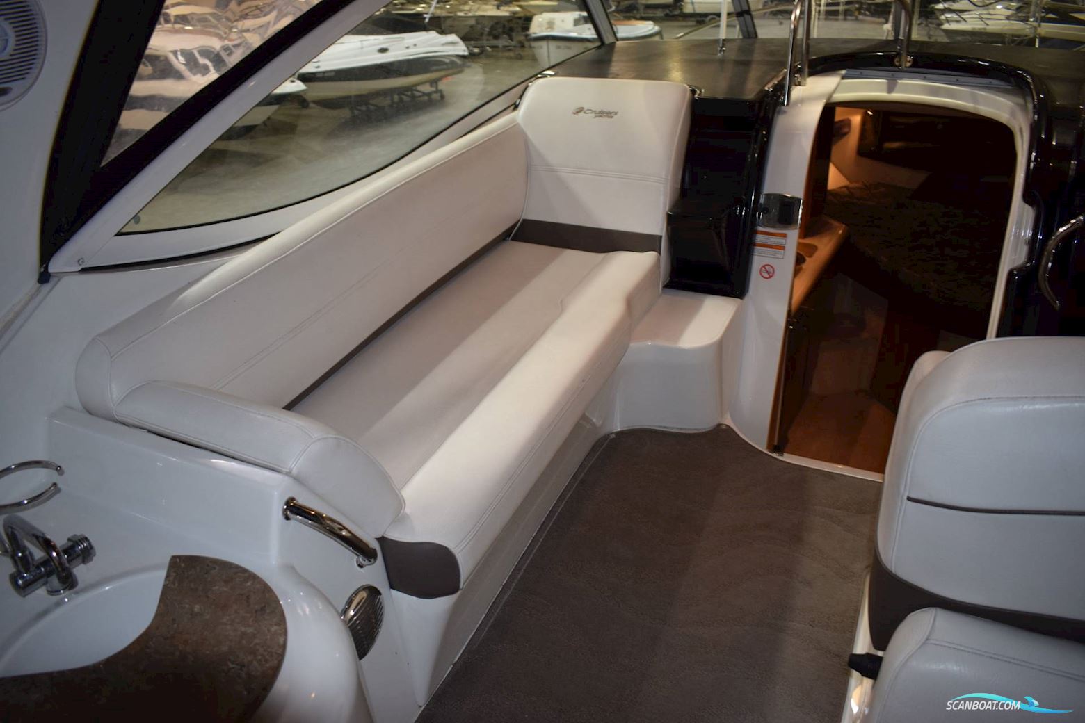 Cruiser Yachts 300 Express - Twin Volvo Penta D3/Udstyr - Diesel