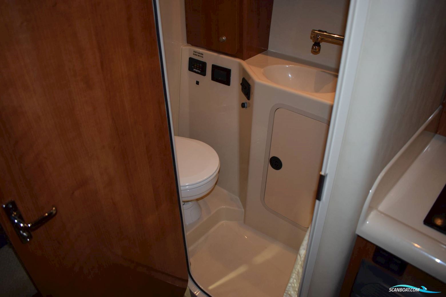 Cruiser Yachts 300 Express - Twin Volvo Penta D3/Udstyr - Diesel