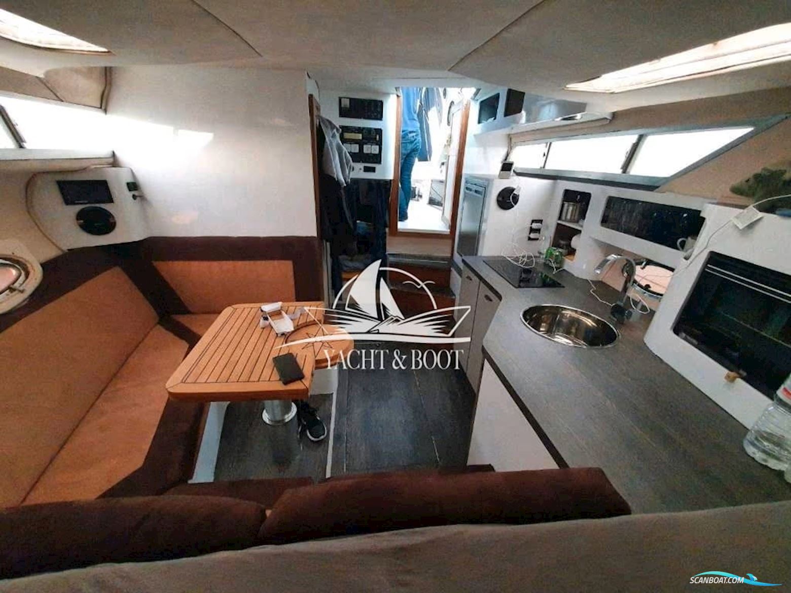 Cruiser Yachts 3270 Esprit