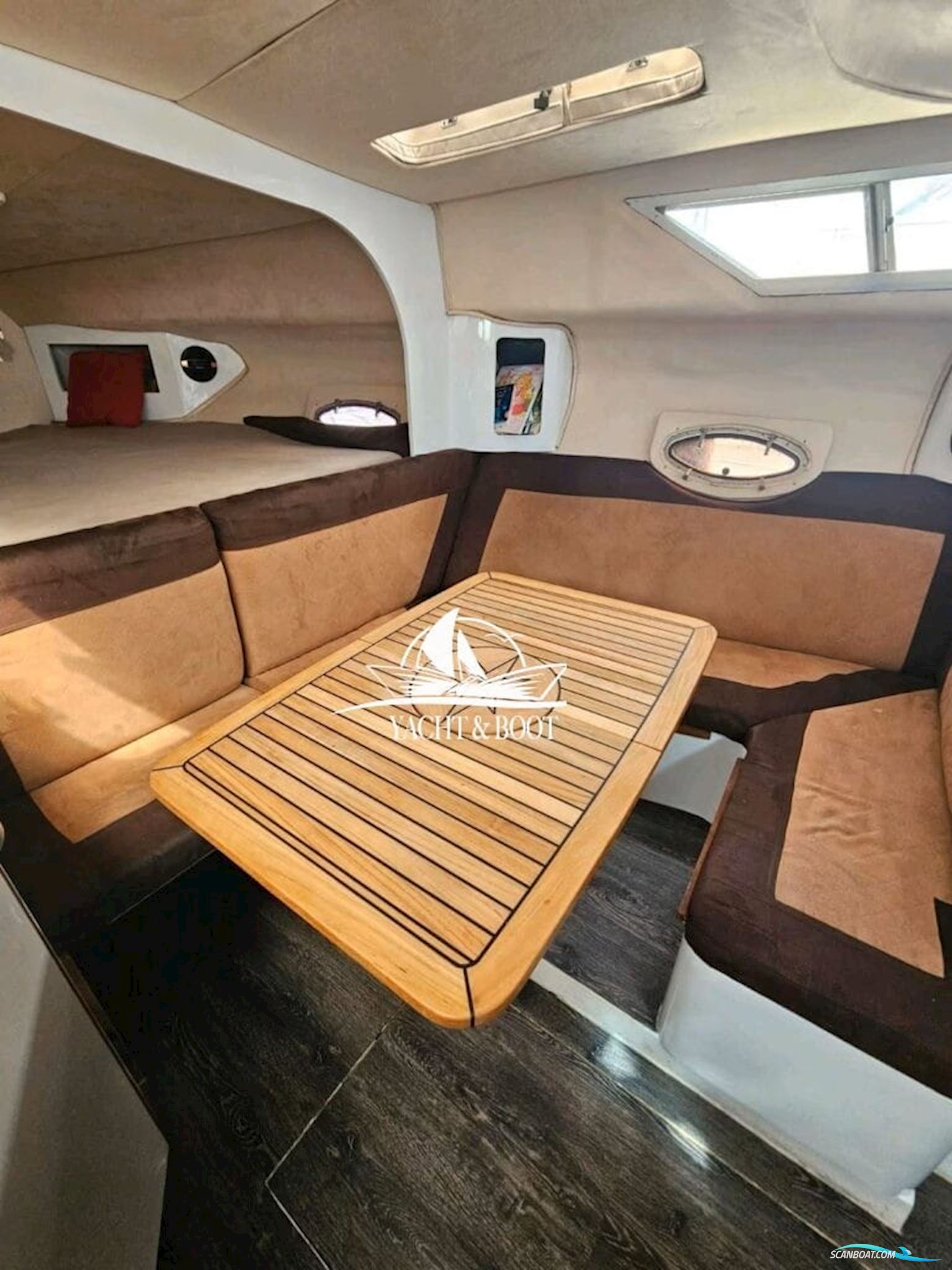 Cruiser Yachts 3270 Esprit