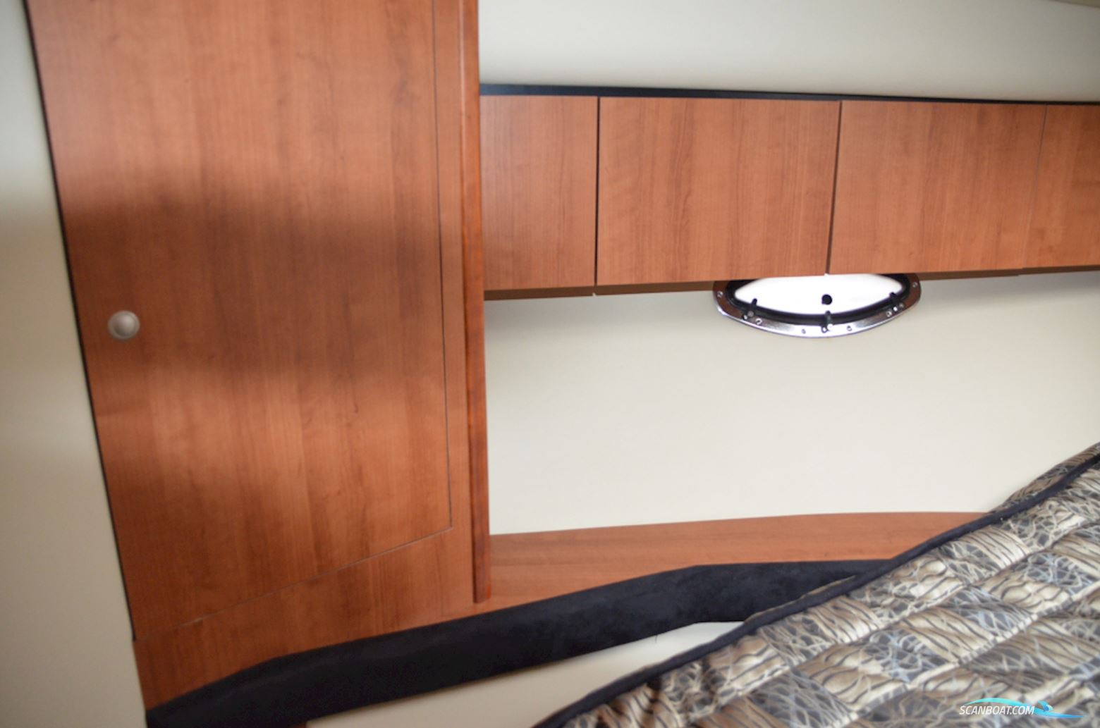 CRUISERS 330 Express