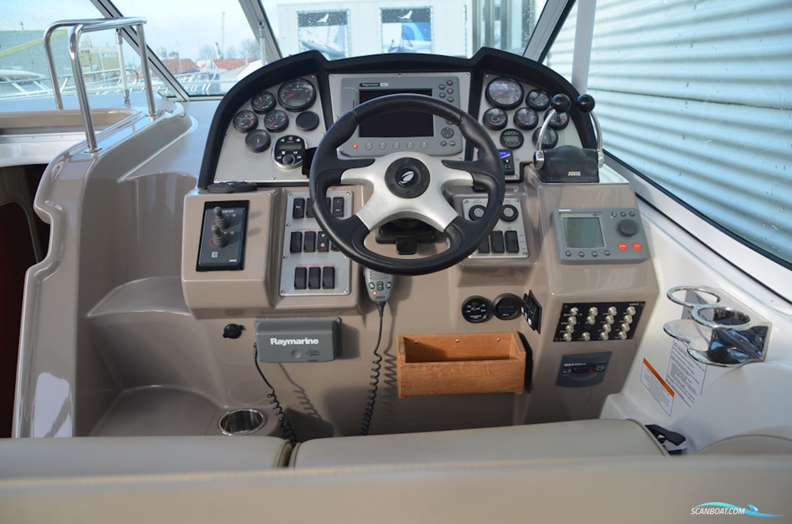 CRUISERS 330 Express