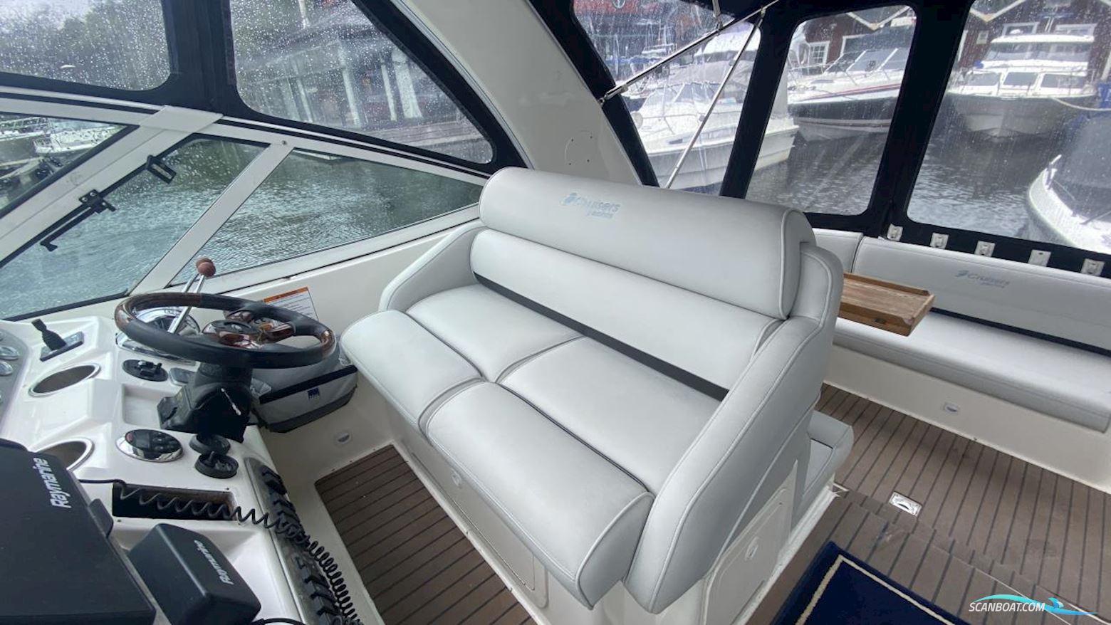 Cruisers Yacht 340 Express