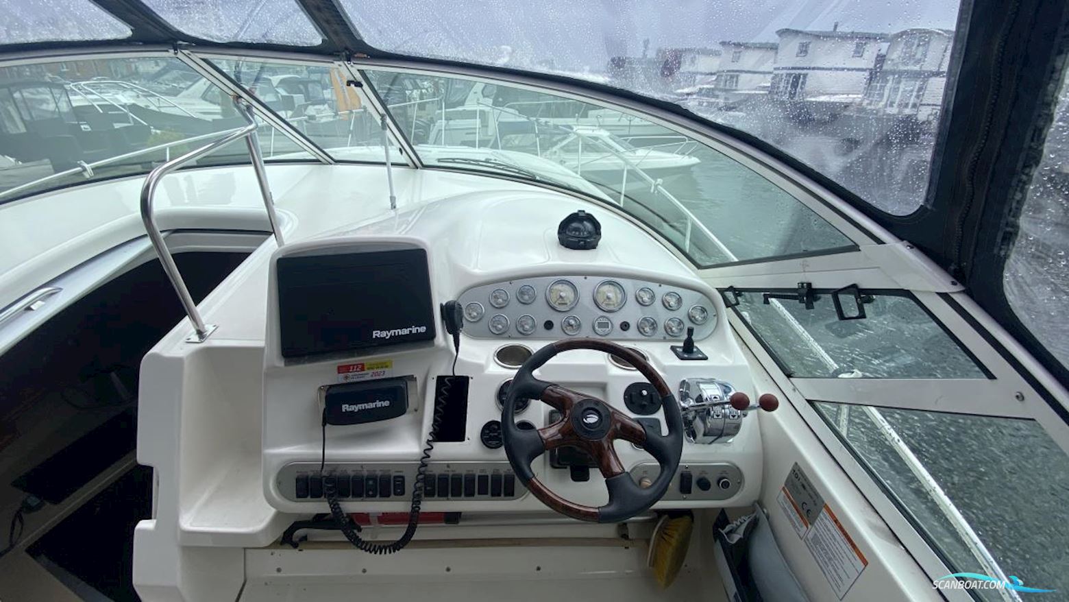 Cruisers Yacht 340 Express