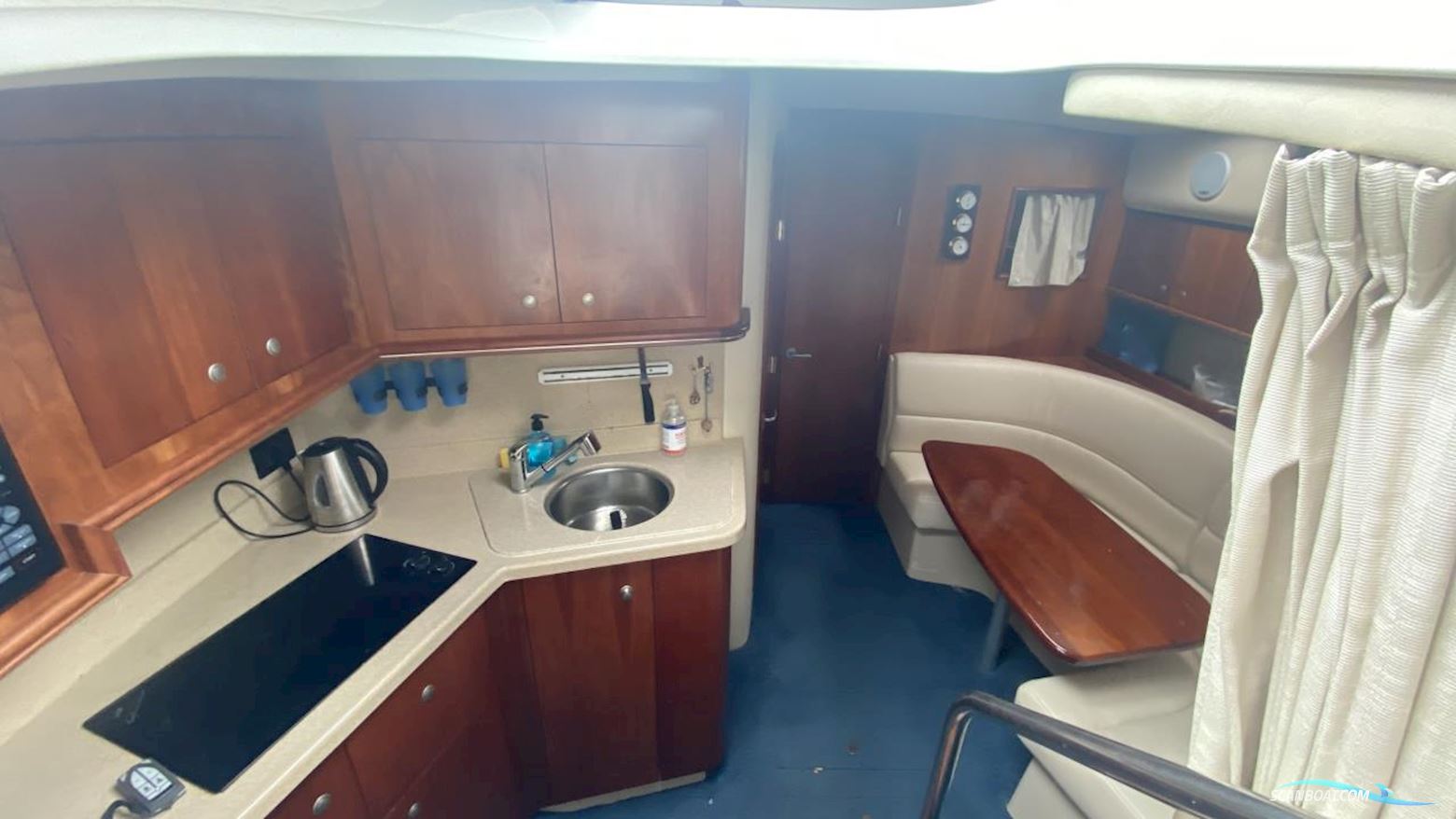 Cruisers Yacht 340 Express