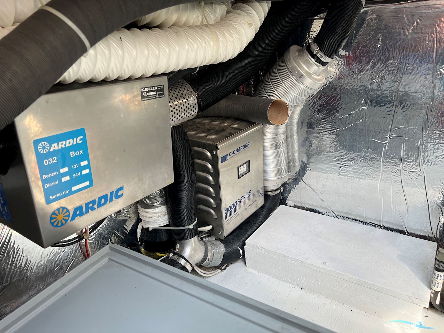 Cruisers Yacht Rouge 3075