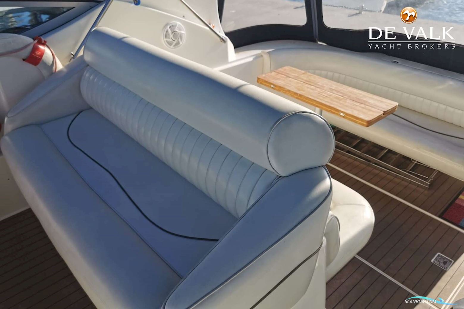 Cruisers Yachts 3075 Rogue