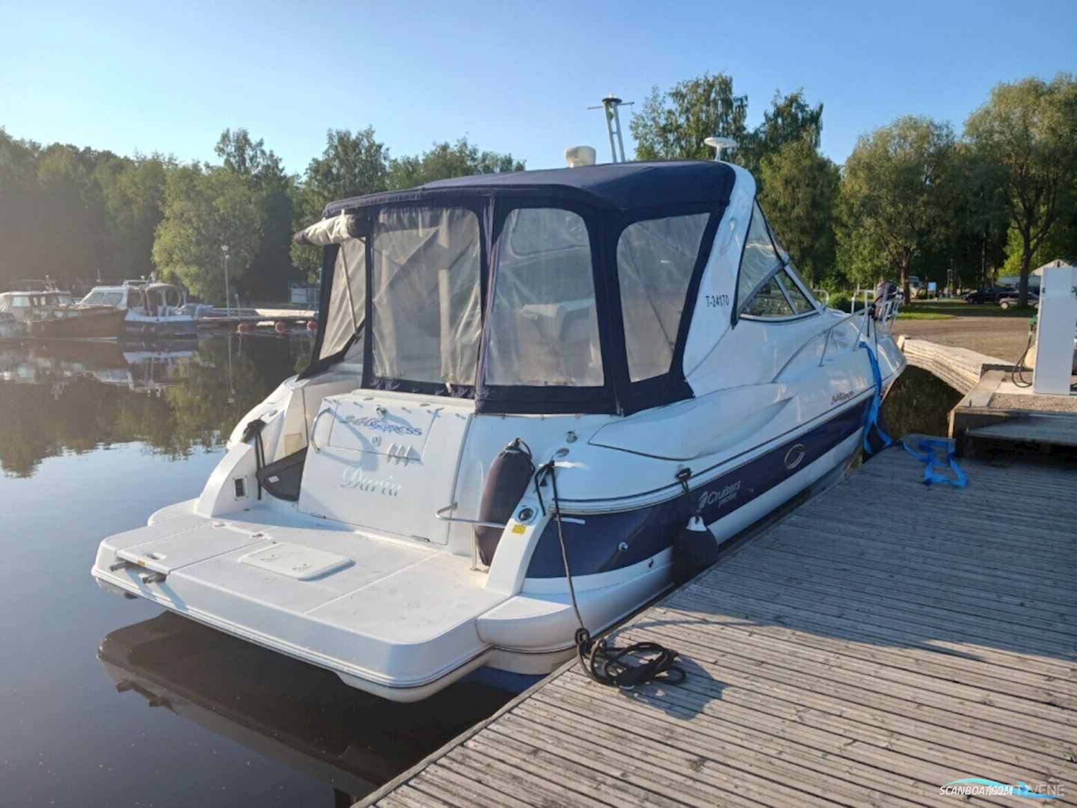 Cruisers Yachts 340 Express