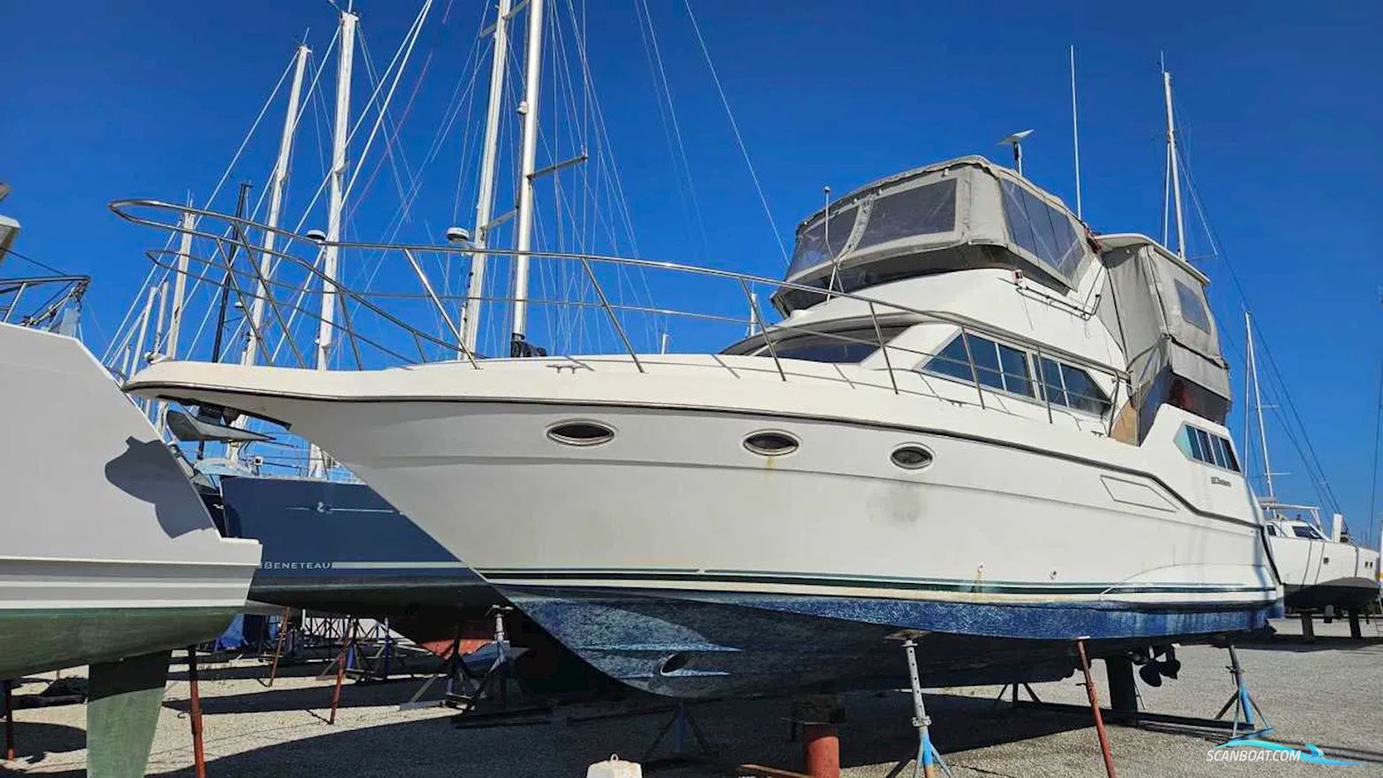 Cruisers Yachts 3850 Aft Motorboten 1991, met Volvo motor, France