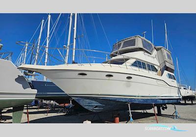 Cruisers Yachts 3850 Aft Motorboten 1991, met Volvo motor, France