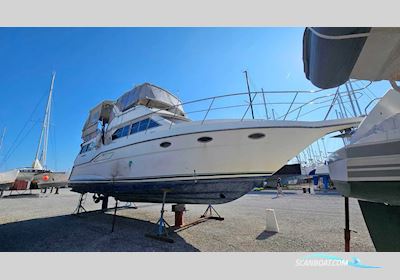 Cruisers Yachts 3850 Aft Motorboten 1991, met Volvo motor, France