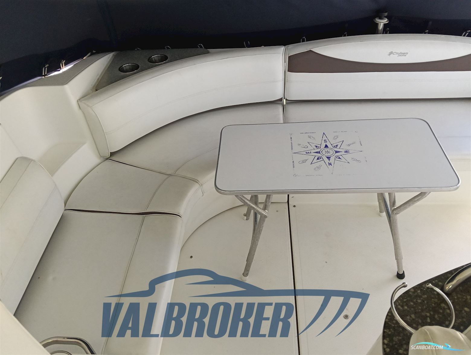 Cruisers Yachts 390 SC