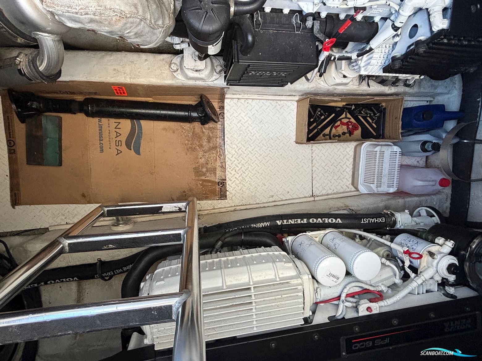 Cruisers Yachts 447 Sport Sedan