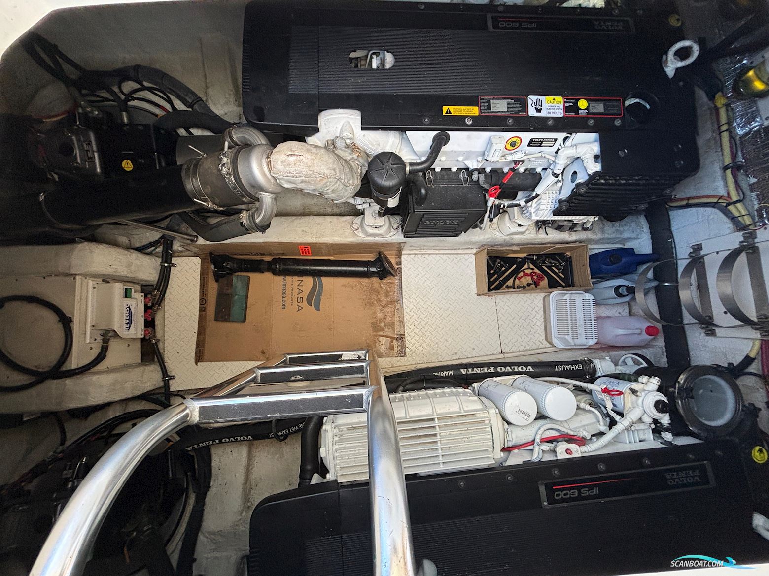 Cruisers Yachts 447 Sport Sedan