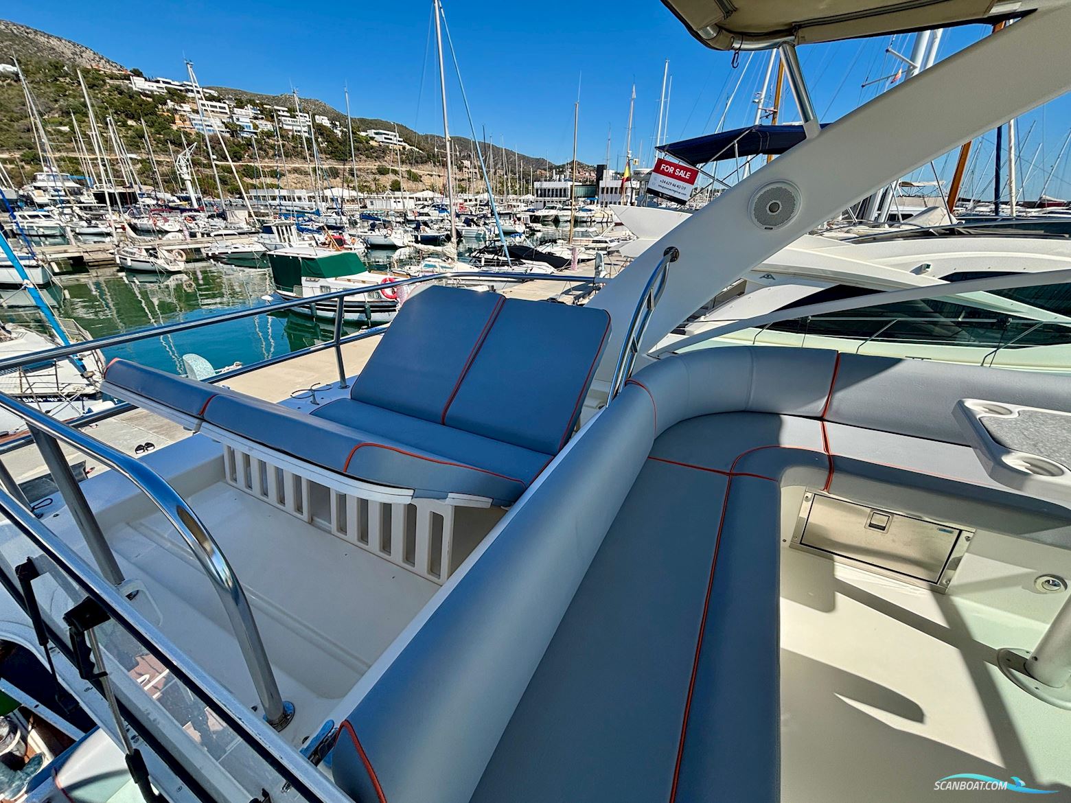 Cruisers Yachts 447 Sport Sedan