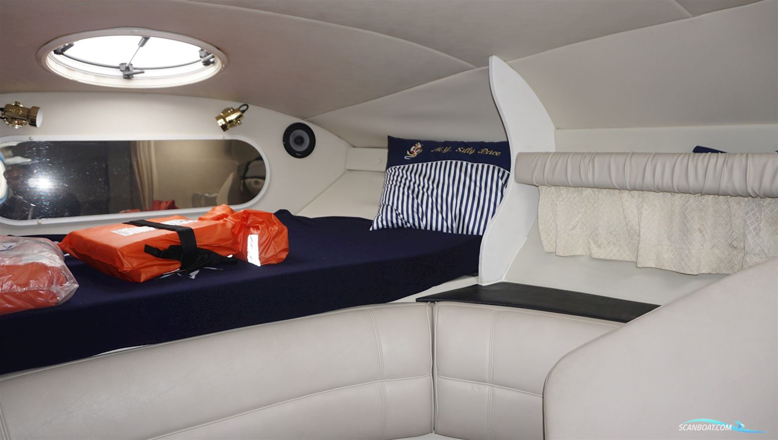 Cruisers Yachts Cruisers 3175 Rogue