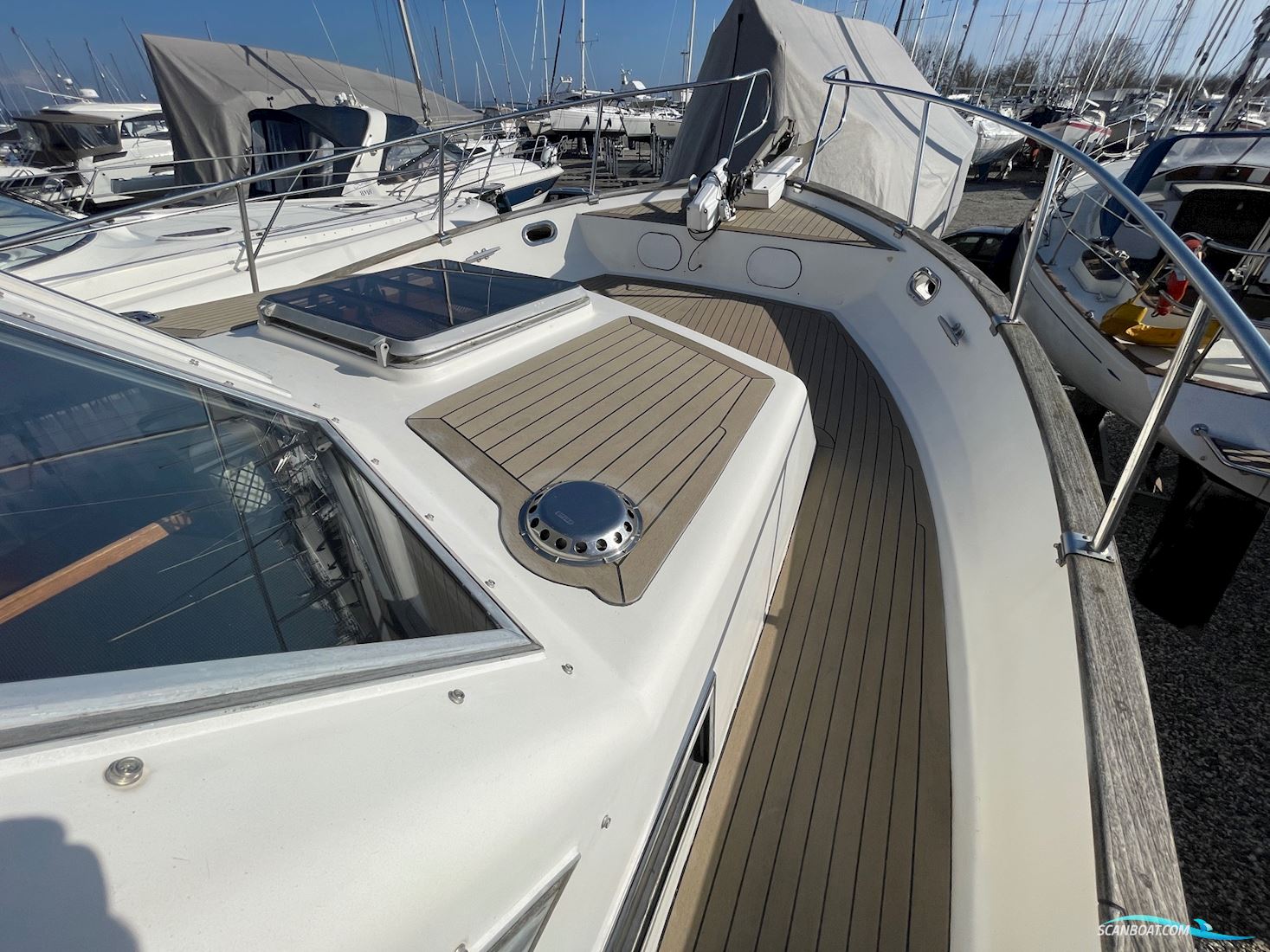 CT 35 Sun Deck Trawler