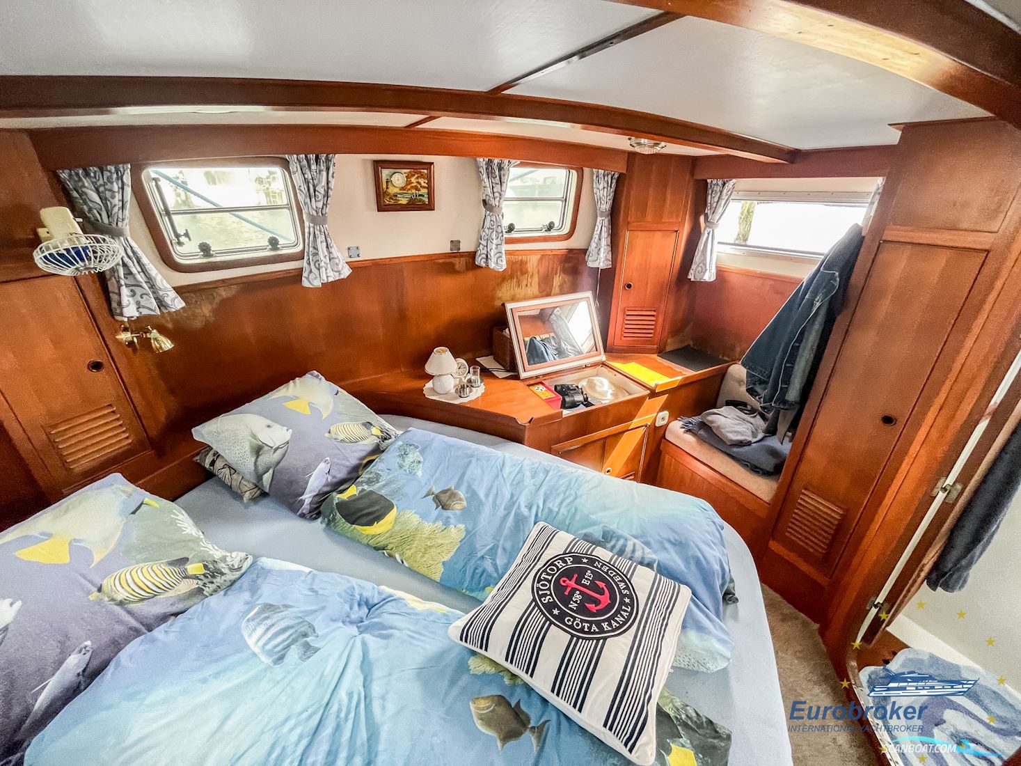 CT 35 Sun Deck Trawler